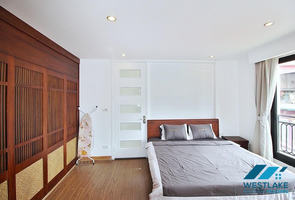 Cho Thuê Căn Hộ 2 Phòng Ngủ Mới Đẹp, Sáng Thoáng Tại Phố Xuân Diệu, Tây Hồ, Hà Nội