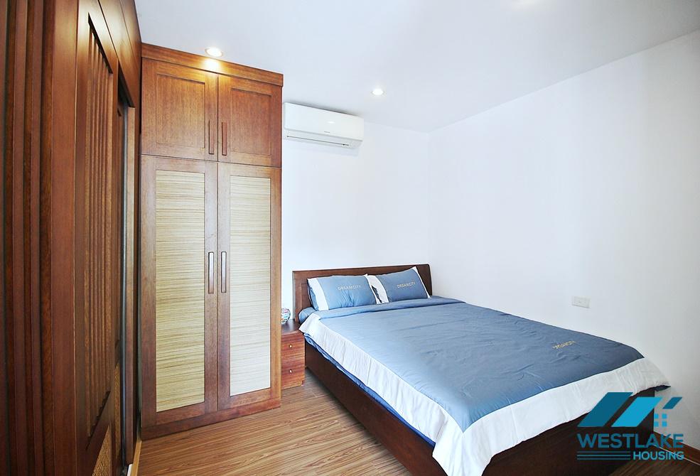 Cho Thuê Căn Hộ 2 Phòng Ngủ Mới Đẹp, Sáng Thoáng Tại Phố Xuân Diệu, Tây Hồ, Hà Nội