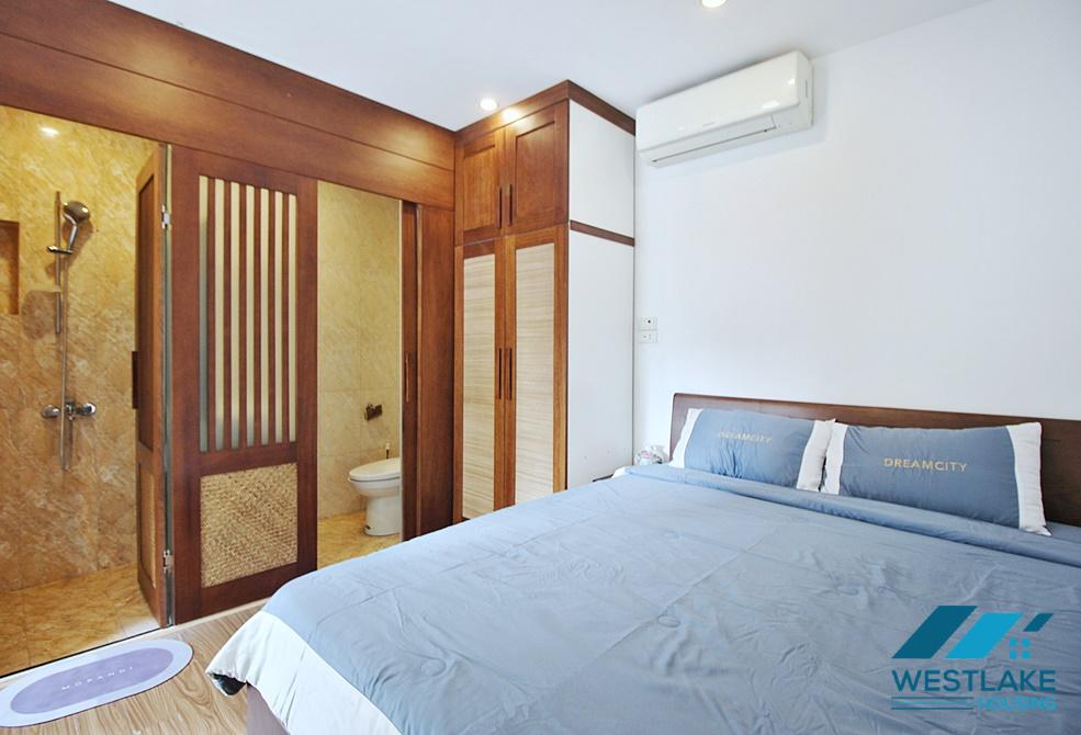 Cho Thuê Căn Hộ 2 Phòng Ngủ Mới Đẹp, Sáng Thoáng Tại Phố Xuân Diệu, Tây Hồ, Hà Nội