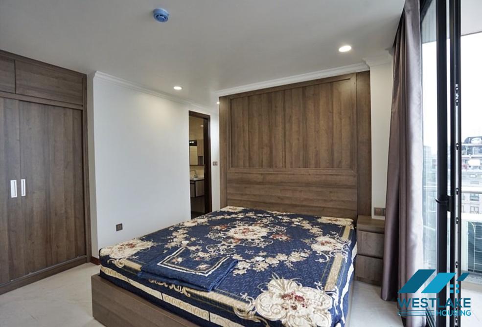 A spacious 02 bedrooms apartment on high floor in Truc Bach area, Ba Dinh, Ha Noi for rent