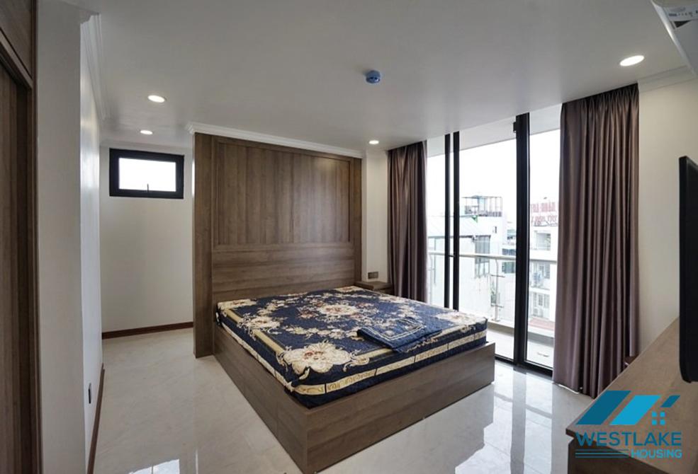 A spacious 02 bedrooms apartment on high floor in Truc Bach area, Ba Dinh, Ha Noi for rent