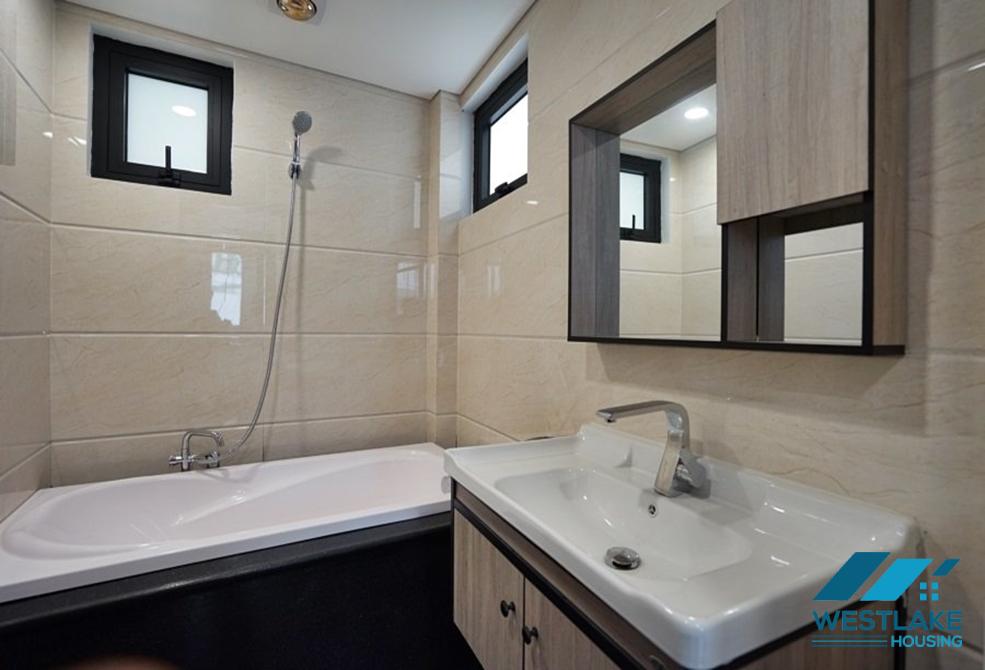 A spacious 02 bedrooms apartment on high floor in Truc Bach area, Ba Dinh, Ha Noi for rent