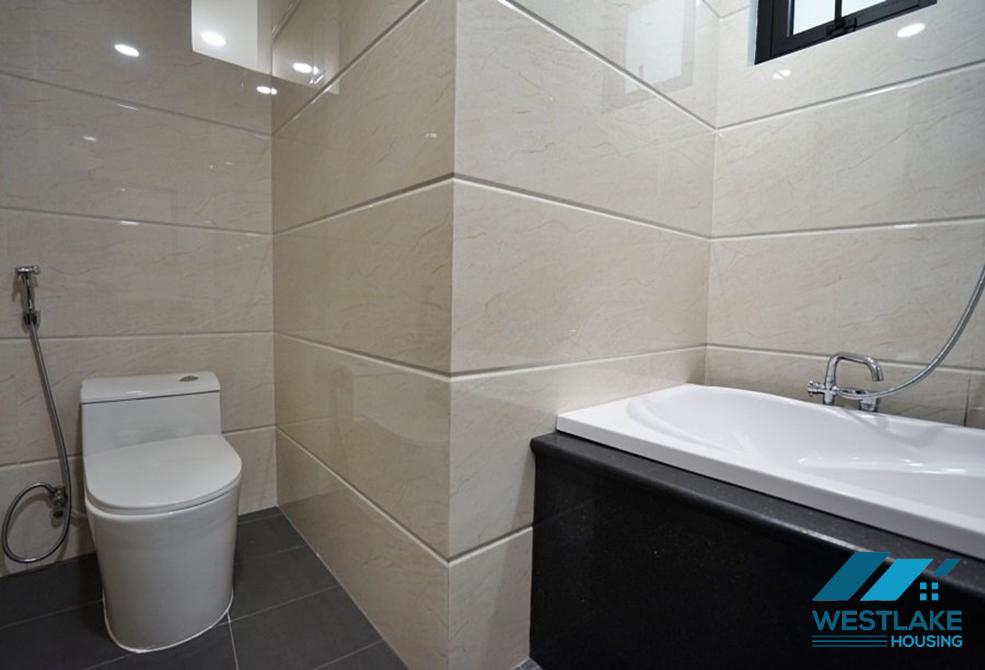 A spacious 02 bedrooms apartment on high floor in Truc Bach area, Ba Dinh, Ha Noi for rent