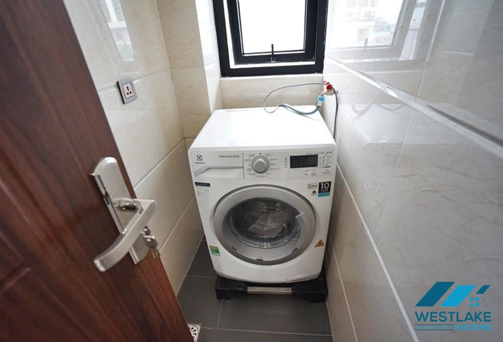 A spacious 02 bedrooms apartment on high floor in Truc Bach area, Ba Dinh, Ha Noi for rent