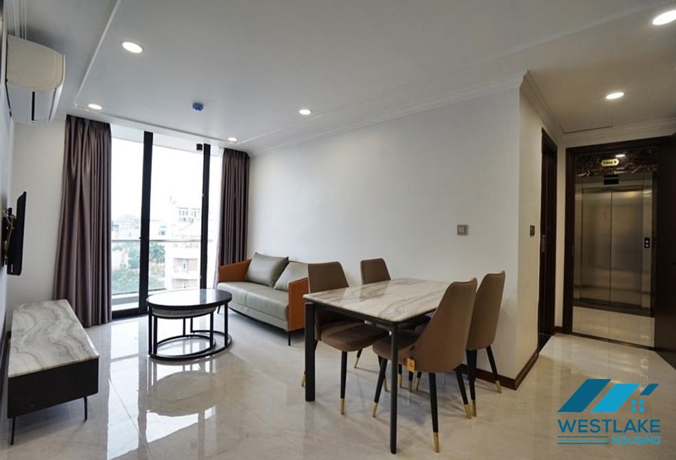 A spacious 02 bedrooms apartment on high floor in Truc Bach area, Ba Dinh, Ha Noi for rent