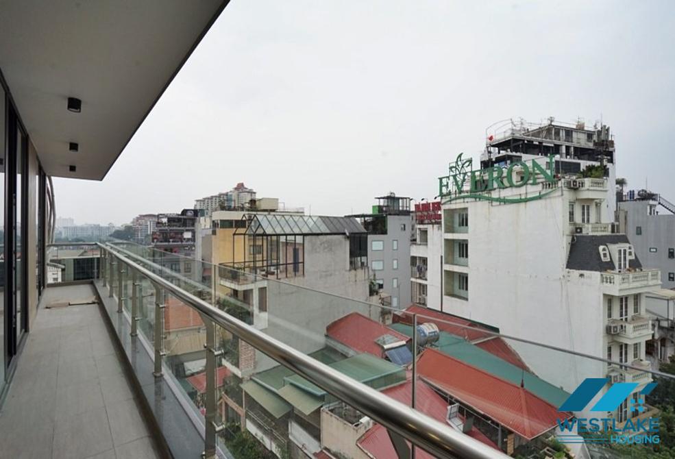 A spacious 02 bedrooms apartment on high floor in Truc Bach area, Ba Dinh, Ha Noi for rent