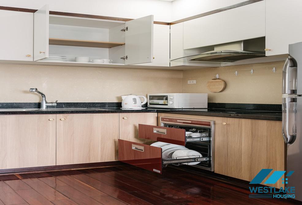 A pretty 2 bedrooms apartment for rent on Kim Ma street, Ba Dinh, Ha Noi