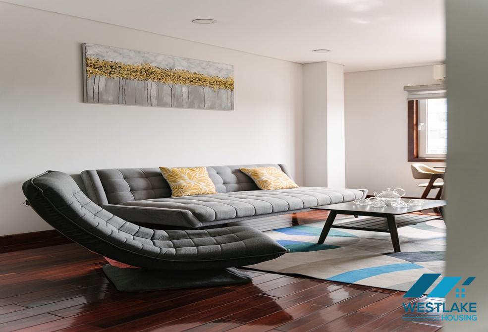 A pretty 2 bedrooms apartment for rent on Kim Ma street, Ba Dinh, Ha Noi