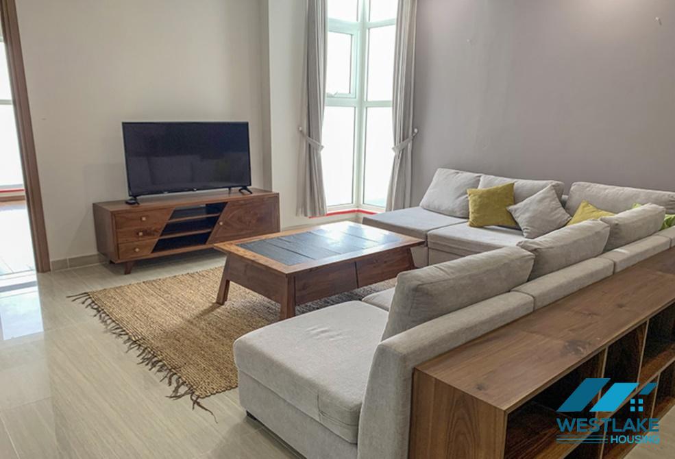 Căn hộ 3 phòng ngủ có ban công đẹp, đầy đủ nội thất hiện đại, tầng cao cho thuê