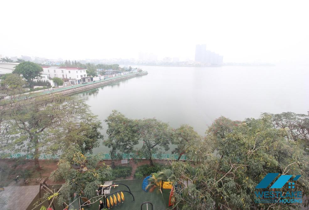 Beautiful 02 bedrooms apartment with amazing lake view for rent in Tay Ho, Ha Noi