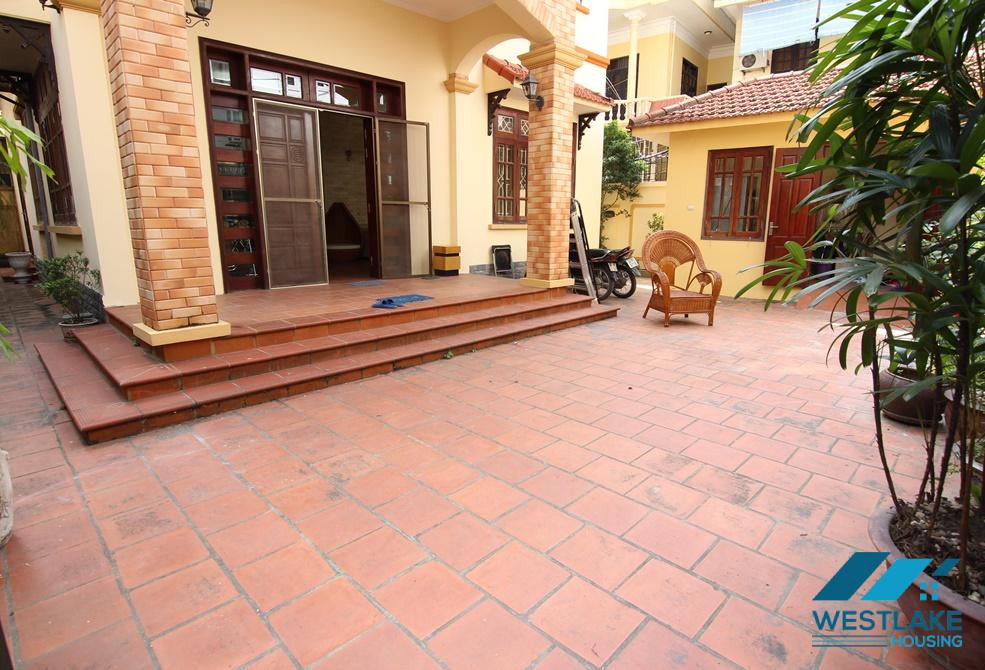 A lovely house with courtyard for rent in Tay Ho, Ha Noi