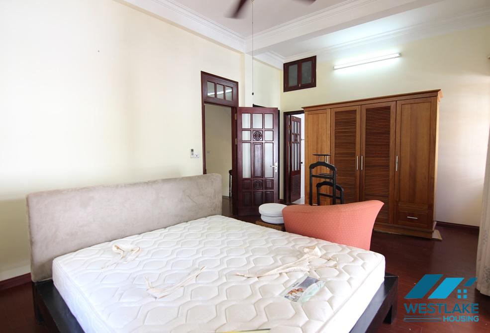 A lovely house with courtyard for rent in Tay Ho, Ha Noi