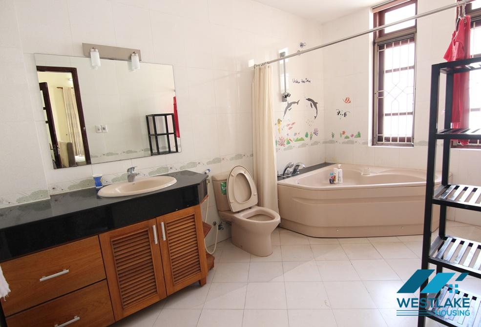 A lovely house with courtyard for rent in Tay Ho, Ha Noi