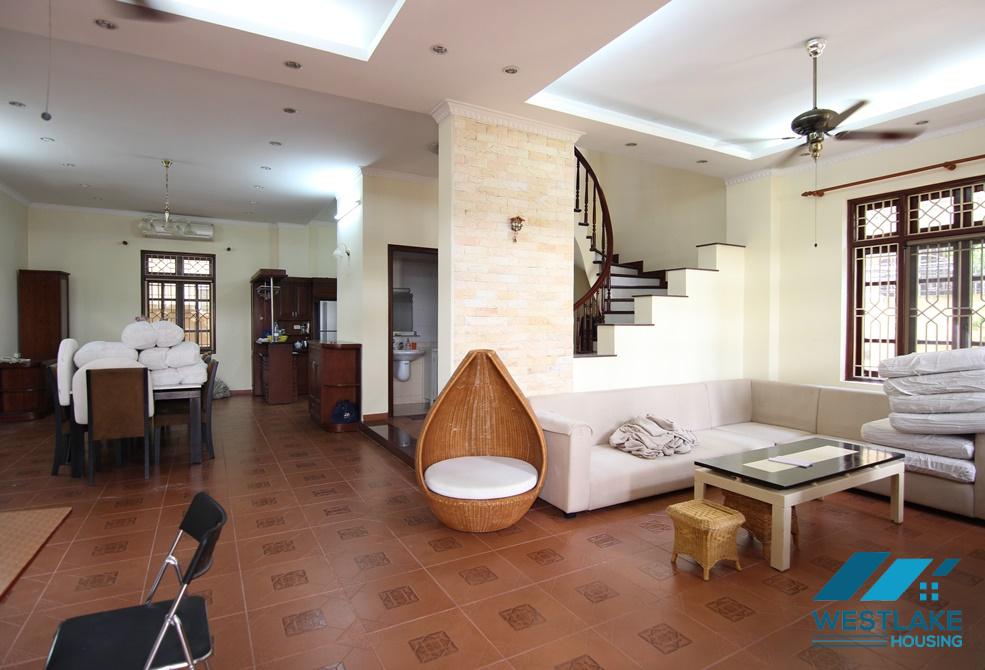 A lovely house with courtyard for rent in Tay Ho, Ha Noi