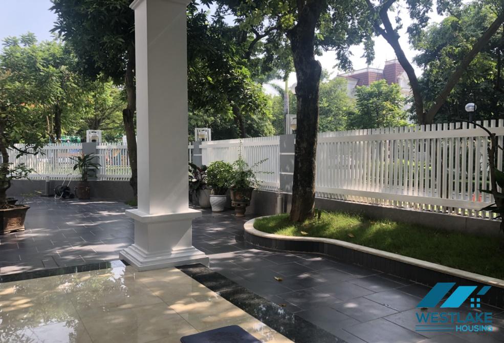Biệt thự mới đẹp, căn góc, có sân rộng cho thuê