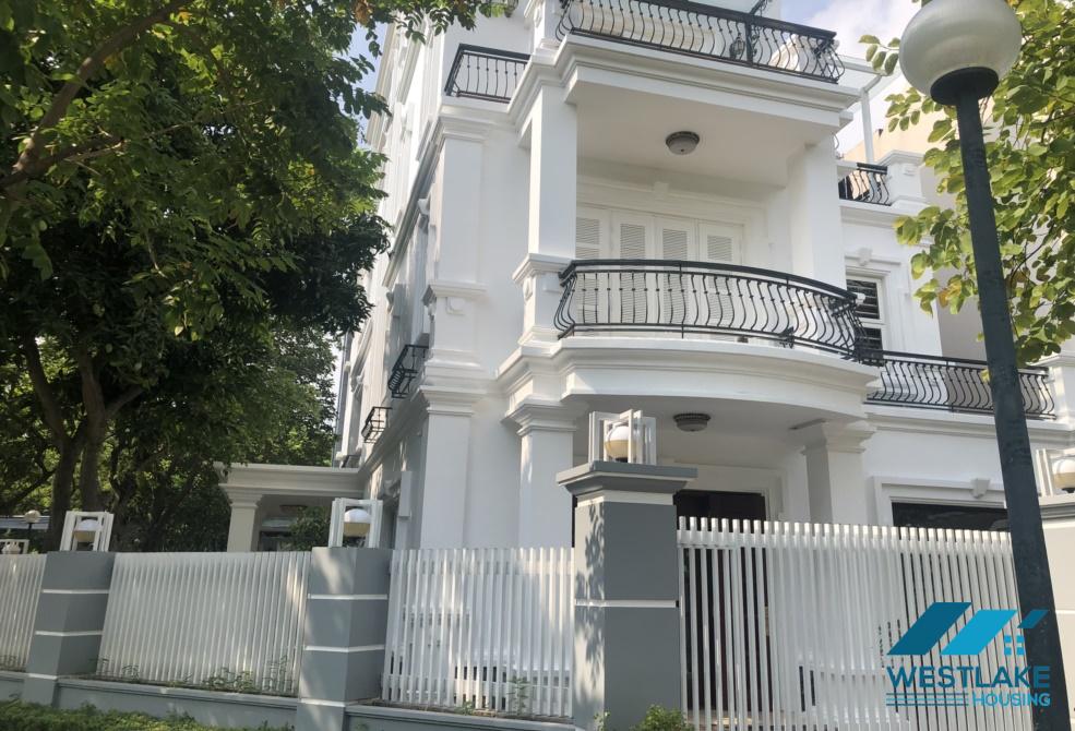Biệt thự mới đẹp, căn góc, có sân rộng cho thuê