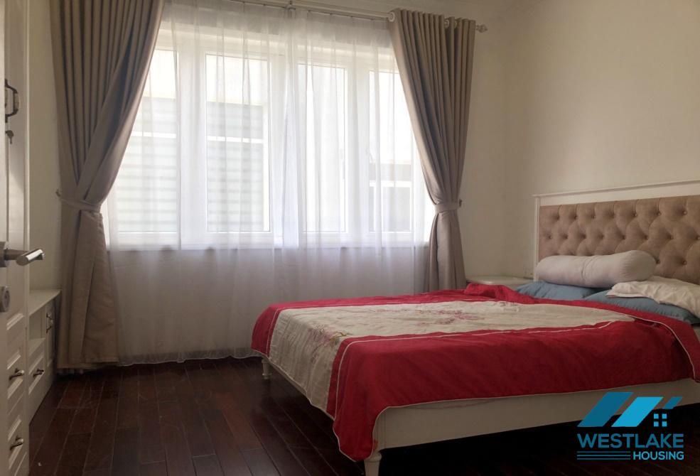 Biệt thự mới đẹp, căn góc, có sân rộng cho thuê