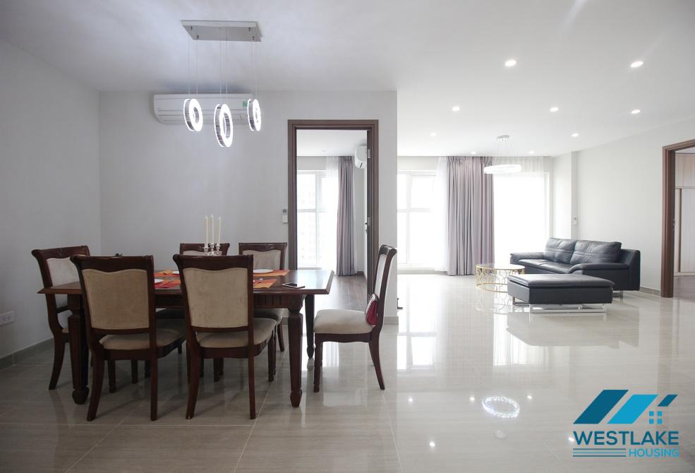 Căn hộ 3 phòng ngủ hoàn toàn mới cho thuê tại Ciputra, Tây Hồ