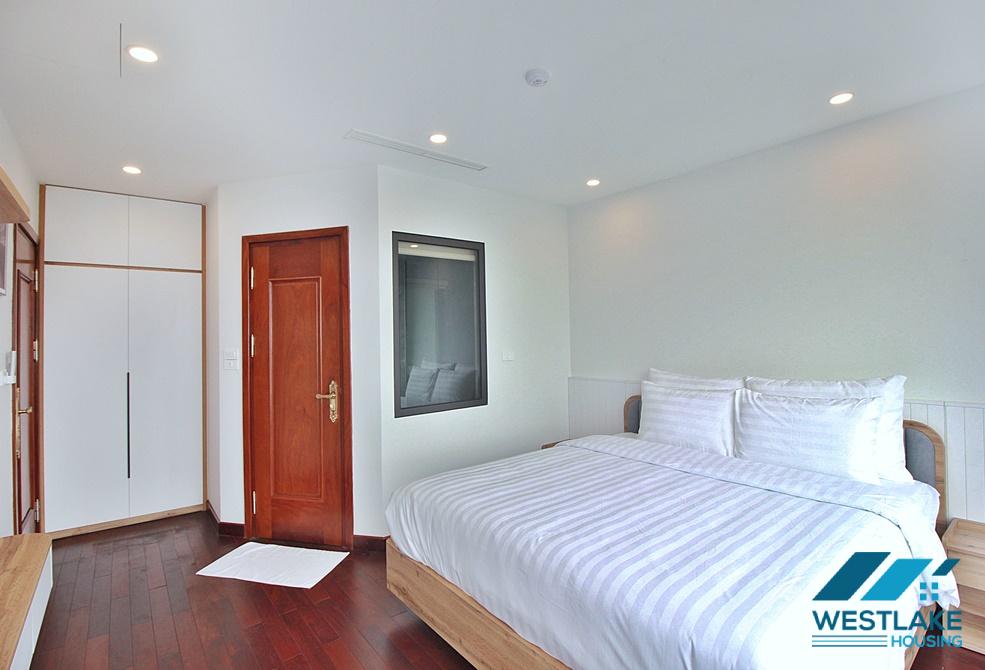 A modern 02 bedrooms apartment for rent on Nhat Chieu Street, Tay Ho, Ha Noi