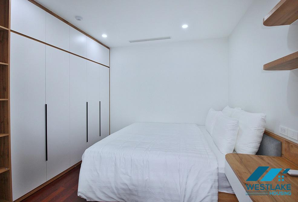 A modern 02 bedrooms apartment for rent on Nhat Chieu Street, Tay Ho, Ha Noi