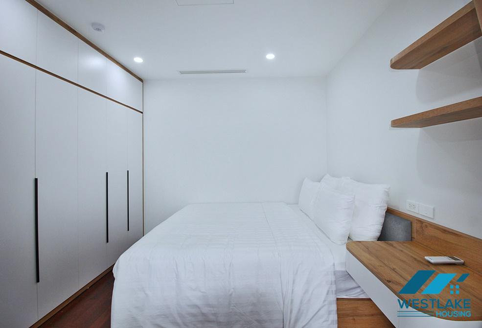 A modern 02 bedrooms apartment for rent on Nhat Chieu Street, Tay Ho, Ha Noi