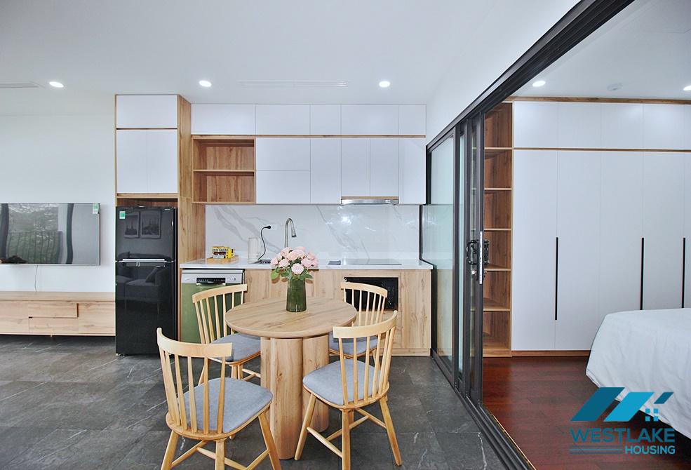A modern 02 bedrooms apartment for rent on Nhat Chieu Street, Tay Ho, Ha Noi
