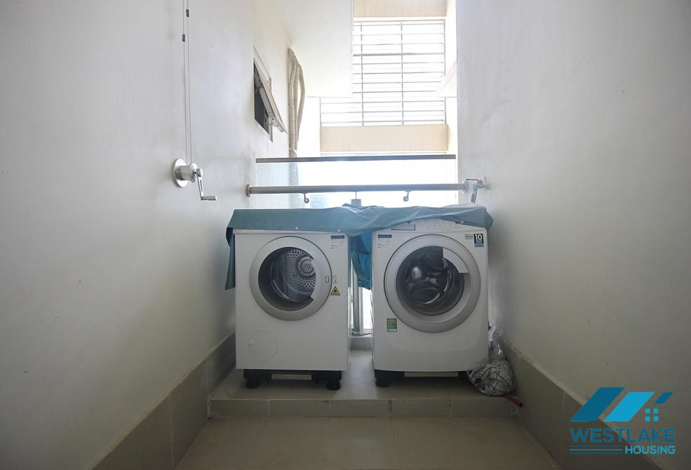 Cho thuê căn hộ 3 phòng ngủ mới, sáng sủa tại Ciputra, Tây Hồ