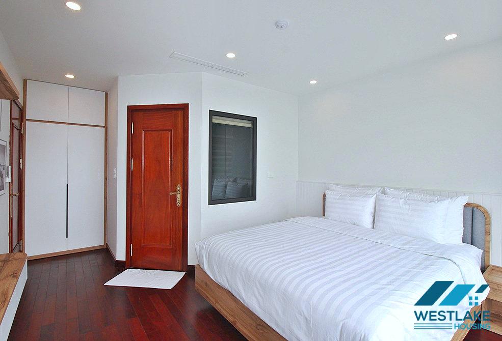 Căn Hộ 2 Phòng Ngủ Hoàn Toàn Mới, Ban Công View Hồ Tuyệt Đẹp Cho Thuê Tại Tây Hồ, Hà Nội