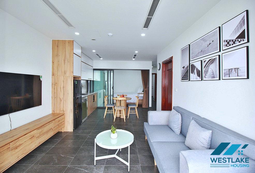 Căn Hộ 2 Phòng Ngủ Hoàn Toàn Mới, Ban Công View Hồ Tuyệt Đẹp Cho Thuê Tại Tây Hồ, Hà Nội