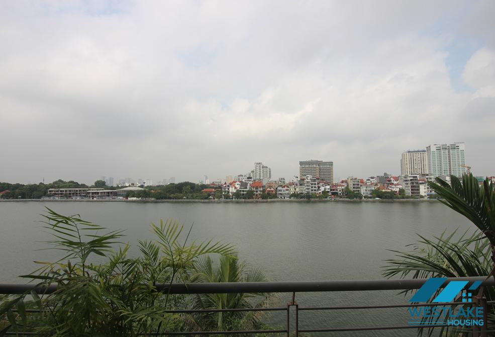 Affordable price 02 bedrooms apartment with West Lake view for rent on Tu Hoa street, Tay Ho, Ha Noi