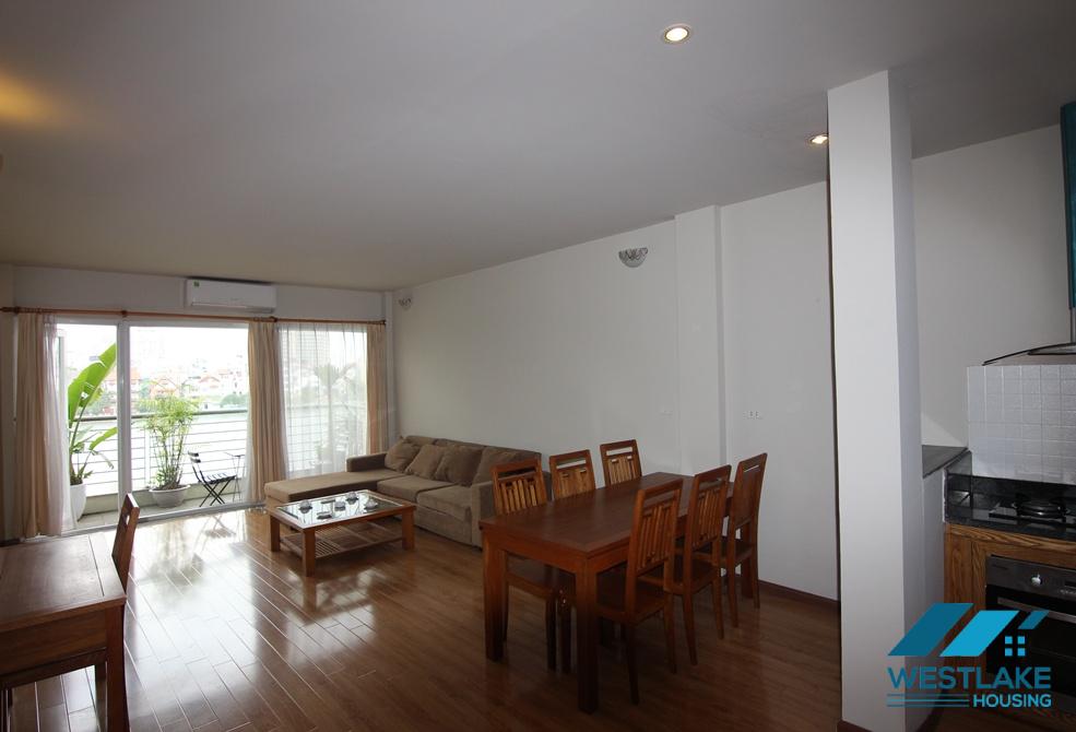 Affordable price 02 bedrooms apartment with West Lake view for rent on Tu Hoa street, Tay Ho, Ha Noi