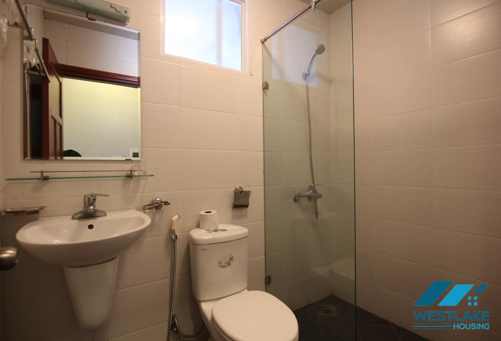 Affordable price 02 bedrooms apartment with West Lake view for rent on Tu Hoa street, Tay Ho, Ha Noi