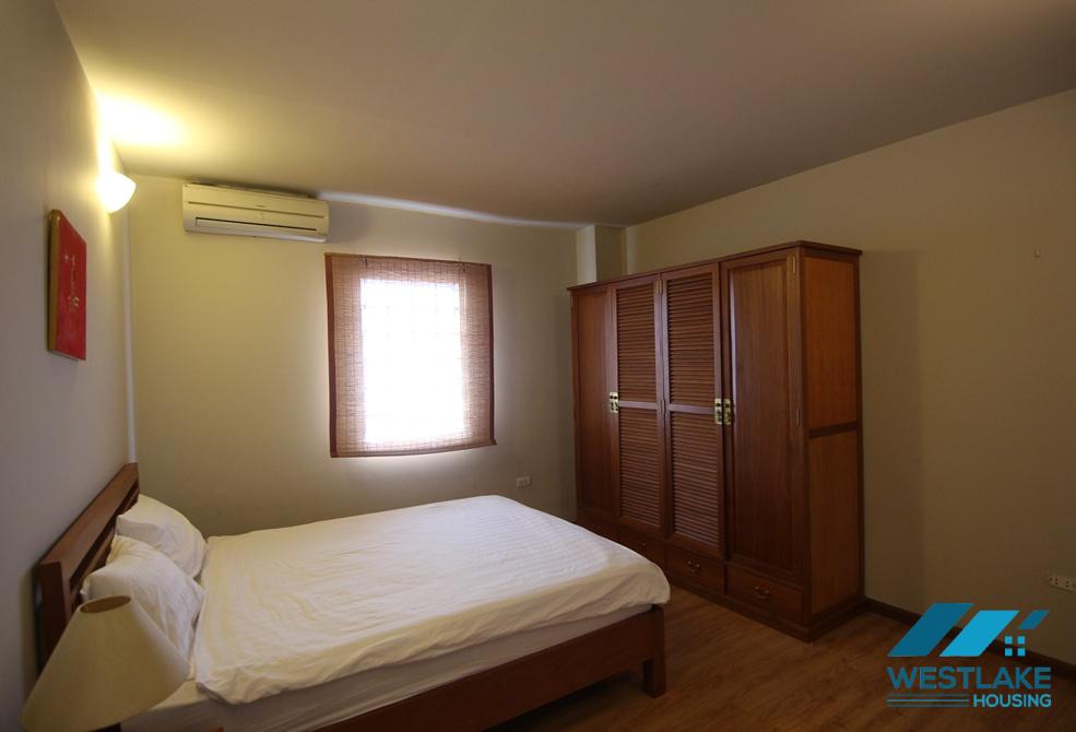 Affordable price 02 bedrooms apartment with West Lake view for rent on Tu Hoa street, Tay Ho, Ha Noi