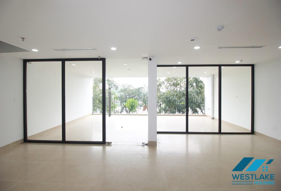 Large size an office for rent on Nhat Chieu street, Tay Ho, Ha Noi