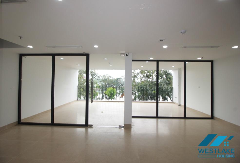 Large size an office for rent on Nhat Chieu street, Tay Ho, Ha Noi