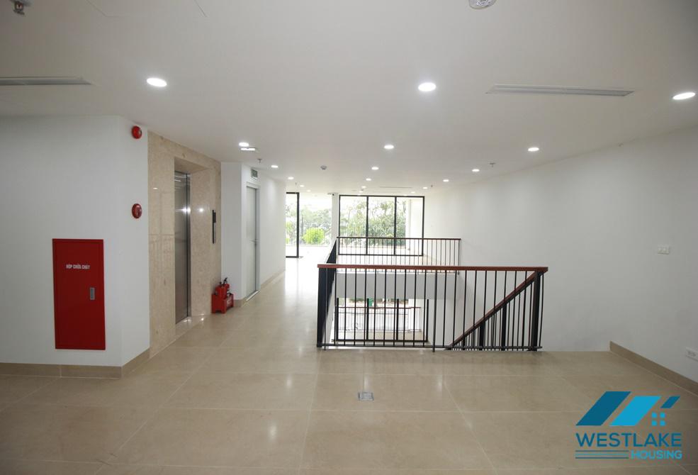 Large size an office for rent on Nhat Chieu street, Tay Ho, Ha Noi