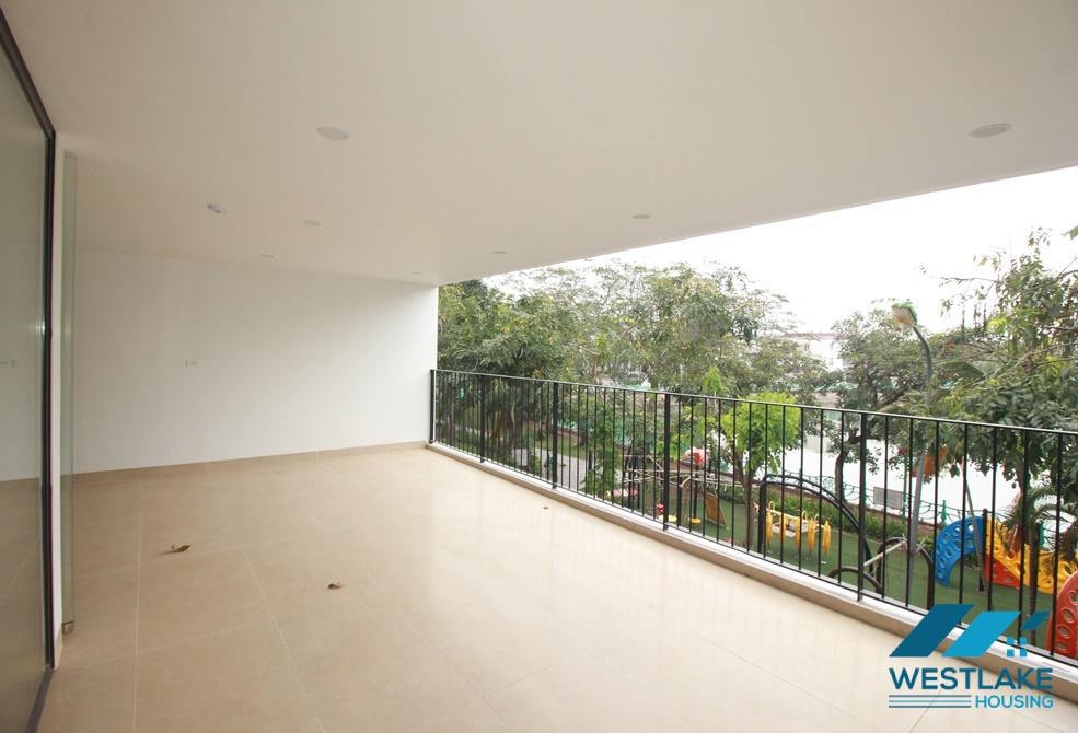Large size an office for rent on Nhat Chieu street, Tay Ho, Ha Noi