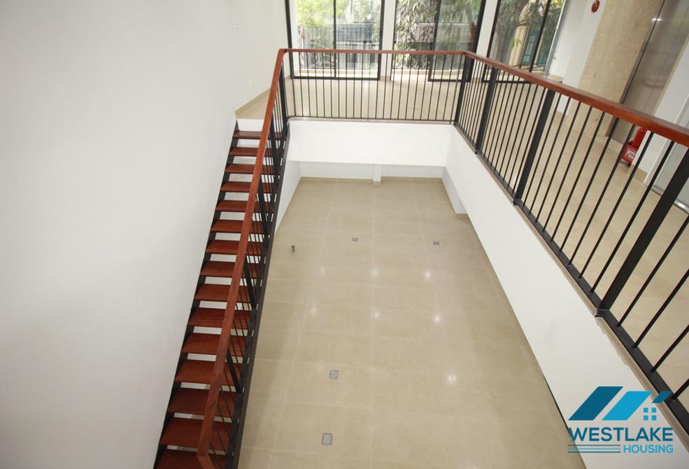Large size an office for rent on Nhat Chieu street, Tay Ho, Ha Noi