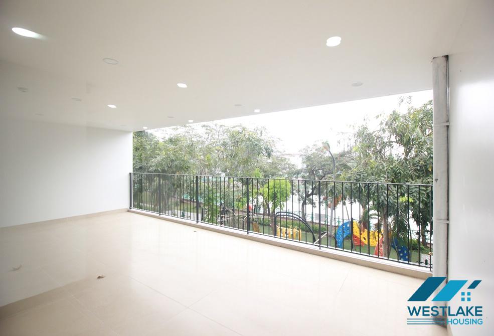 Large size an office for rent on Nhat Chieu street, Tay Ho, Ha Noi