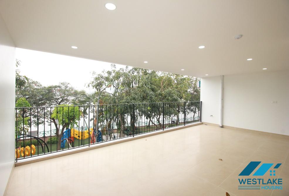 Large size an office for rent on Nhat Chieu street, Tay Ho, Ha Noi
