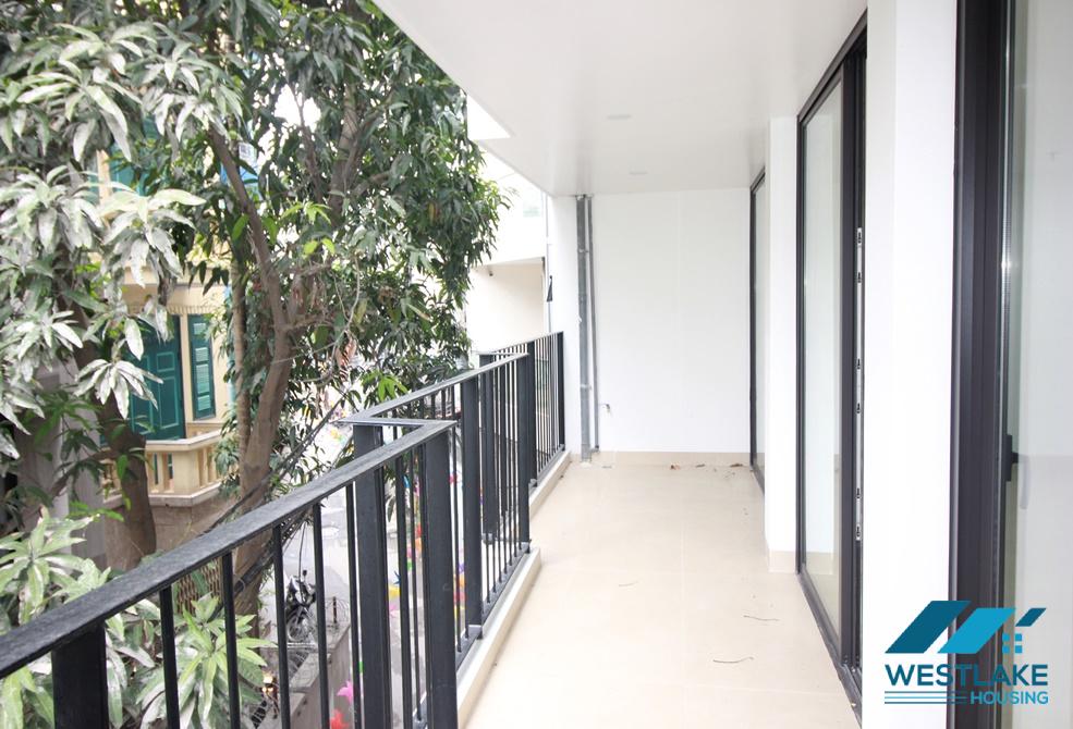 Large size an office for rent on Nhat Chieu street, Tay Ho, Ha Noi