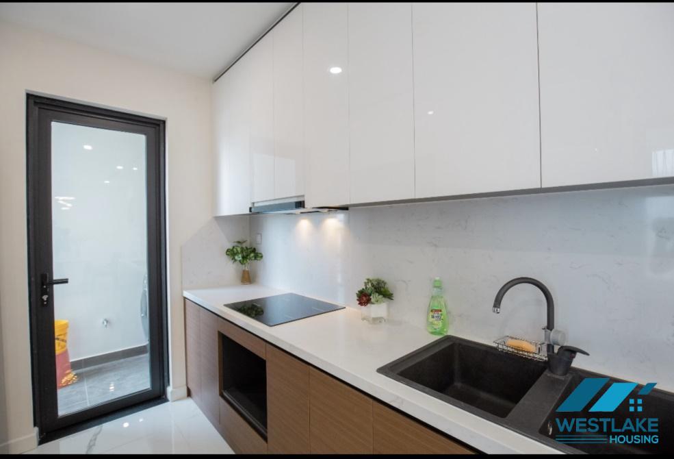 A luxurious 3 bedroom apartment for rent in Sunshine City near Ciputra