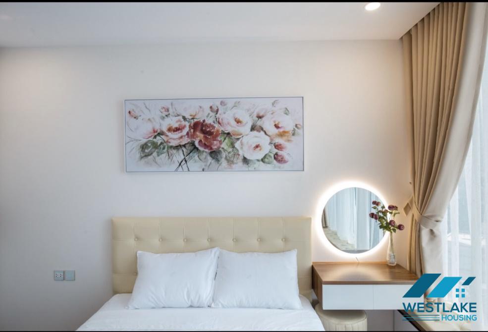 A luxurious 3 bedroom apartment for rent in Sunshine City near Ciputra
