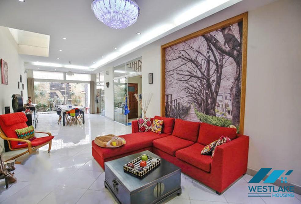A lovely 5 bedroom house for rent in Tay Ho, Ha Noi