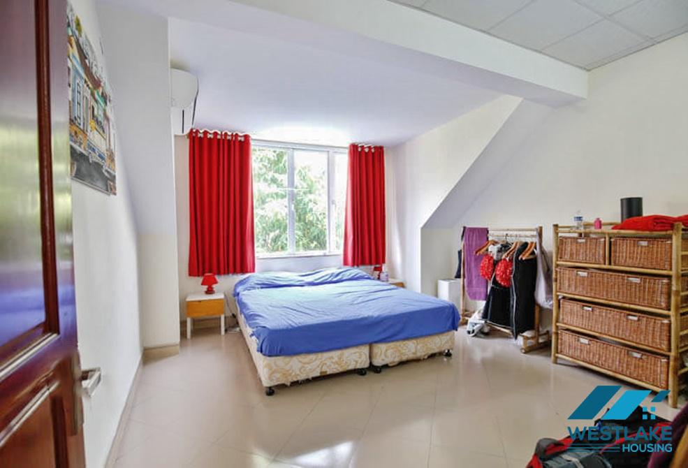 A lovely 5 bedroom house for rent in Tay Ho, Ha Noi