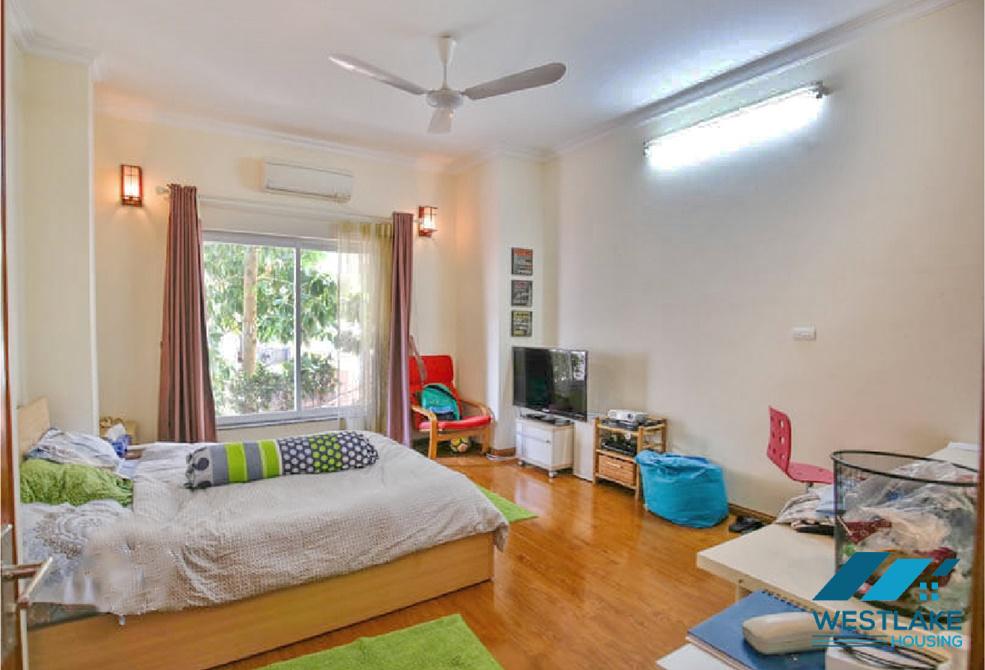 A lovely 5 bedroom house for rent in Tay Ho, Ha Noi
