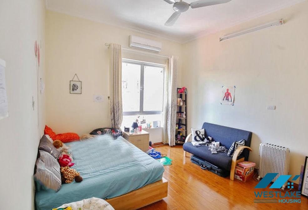 A lovely 5 bedroom house for rent in Tay Ho, Ha Noi