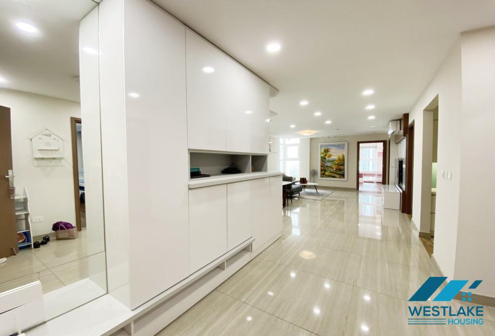Căn hộ 3 phòng ngủ mới, đẹp cho thuê tại khu đô thị Ciputra