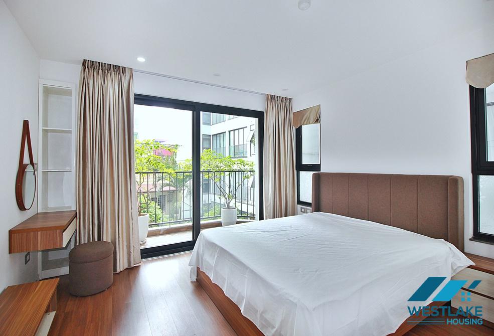 Căn Hộ Dịch Vụ Cao Cấp 4 Phòng Ngủ, Rộng Thoáng Sáng Cho Thuê Tại Tây Hồ, Hà Nội