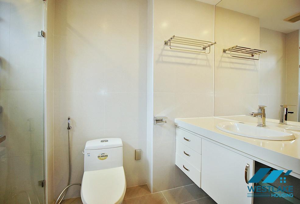 Căn Hộ Dịch Vụ Cao Cấp 4 Phòng Ngủ, Rộng Thoáng Sáng Cho Thuê Tại Tây Hồ, Hà Nội